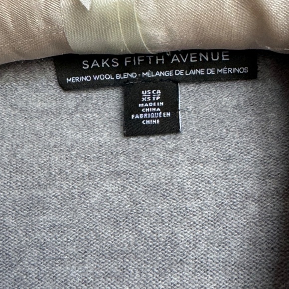 Saks  Fifth Avenue sweater - Picture 3 of 12